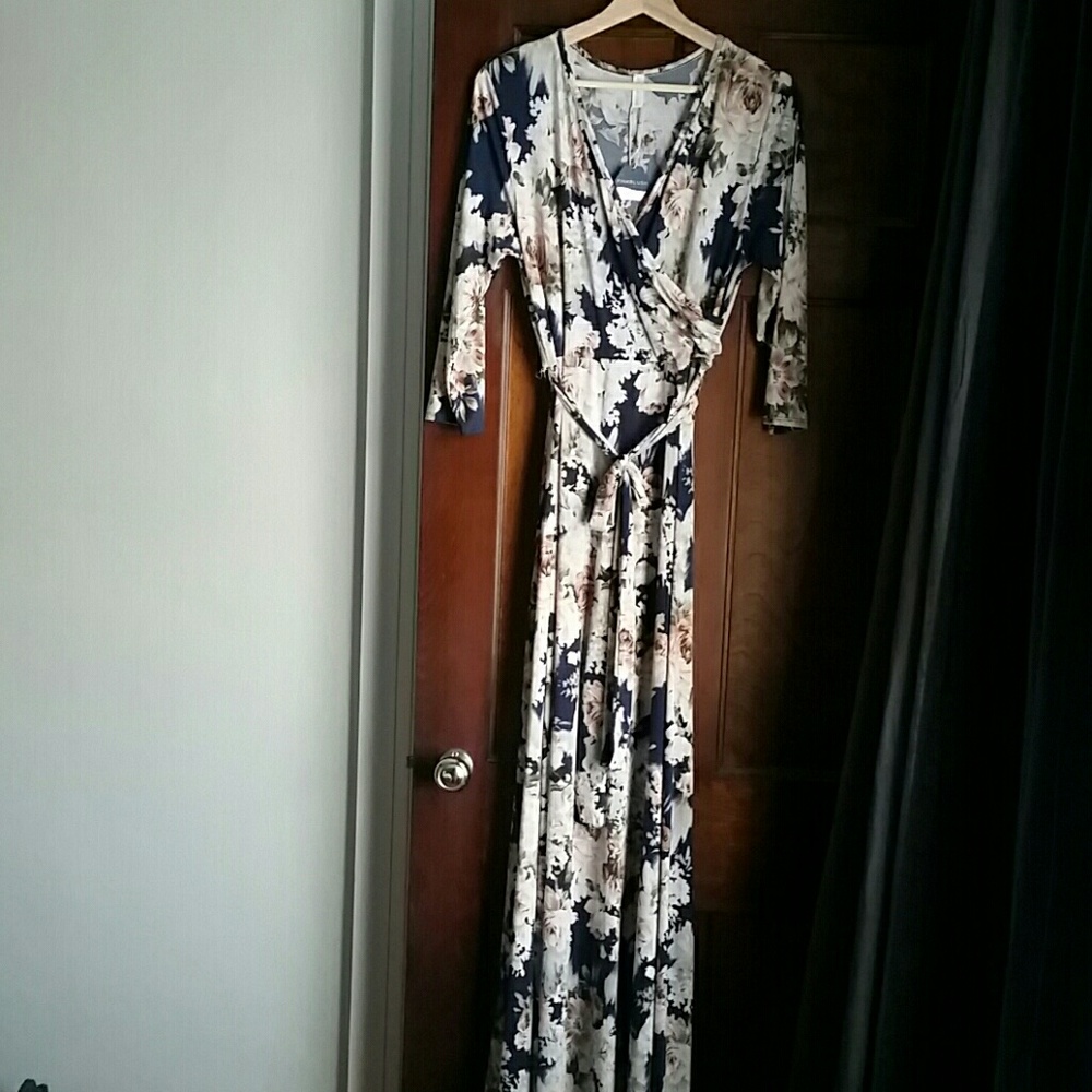 NWT PinkBlush Maternity Maxi Dress